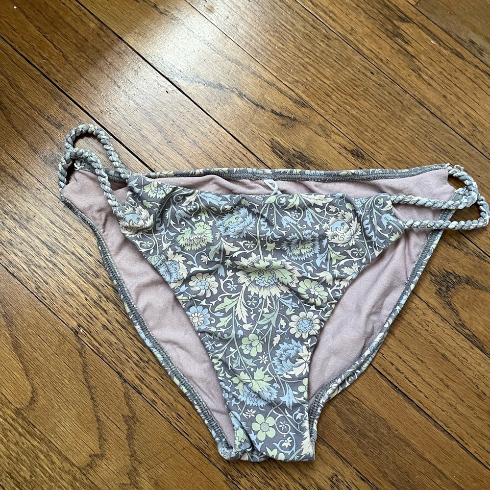 Patterned lavender bikini bottoms